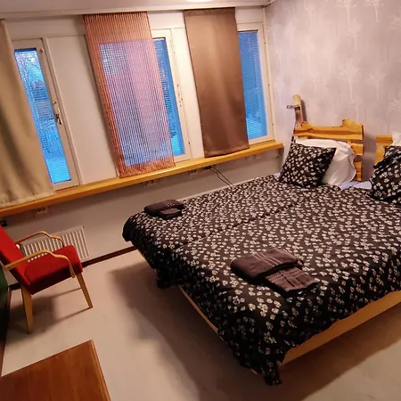 Jaala Hotel Guesthouse Отель 3*