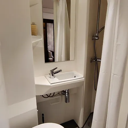 Отель Jaala Hotel Guesthouse Яаала