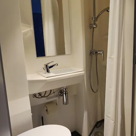Отель Jaala Hotel Guesthouse